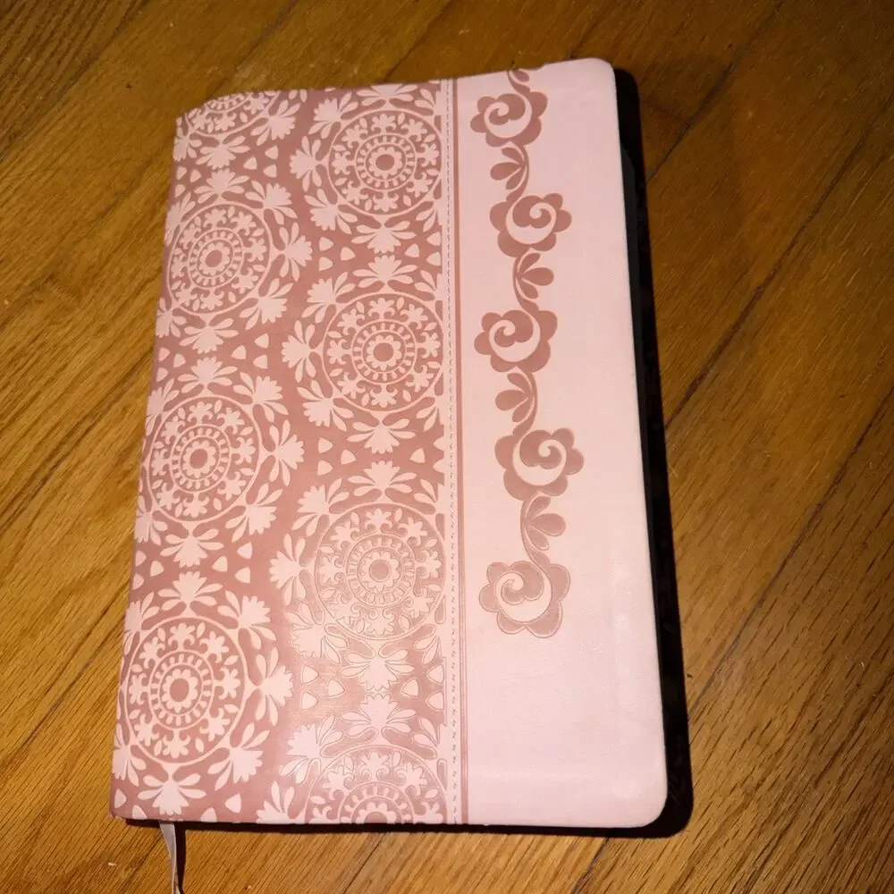 NKJV Devotional Bible For Women Imitation Leather Pink Edition Barely Used Cond